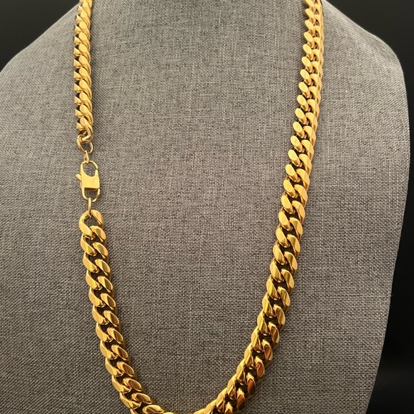 Cuban link chain for Men stainless steel necklace - Picture 4 of 5